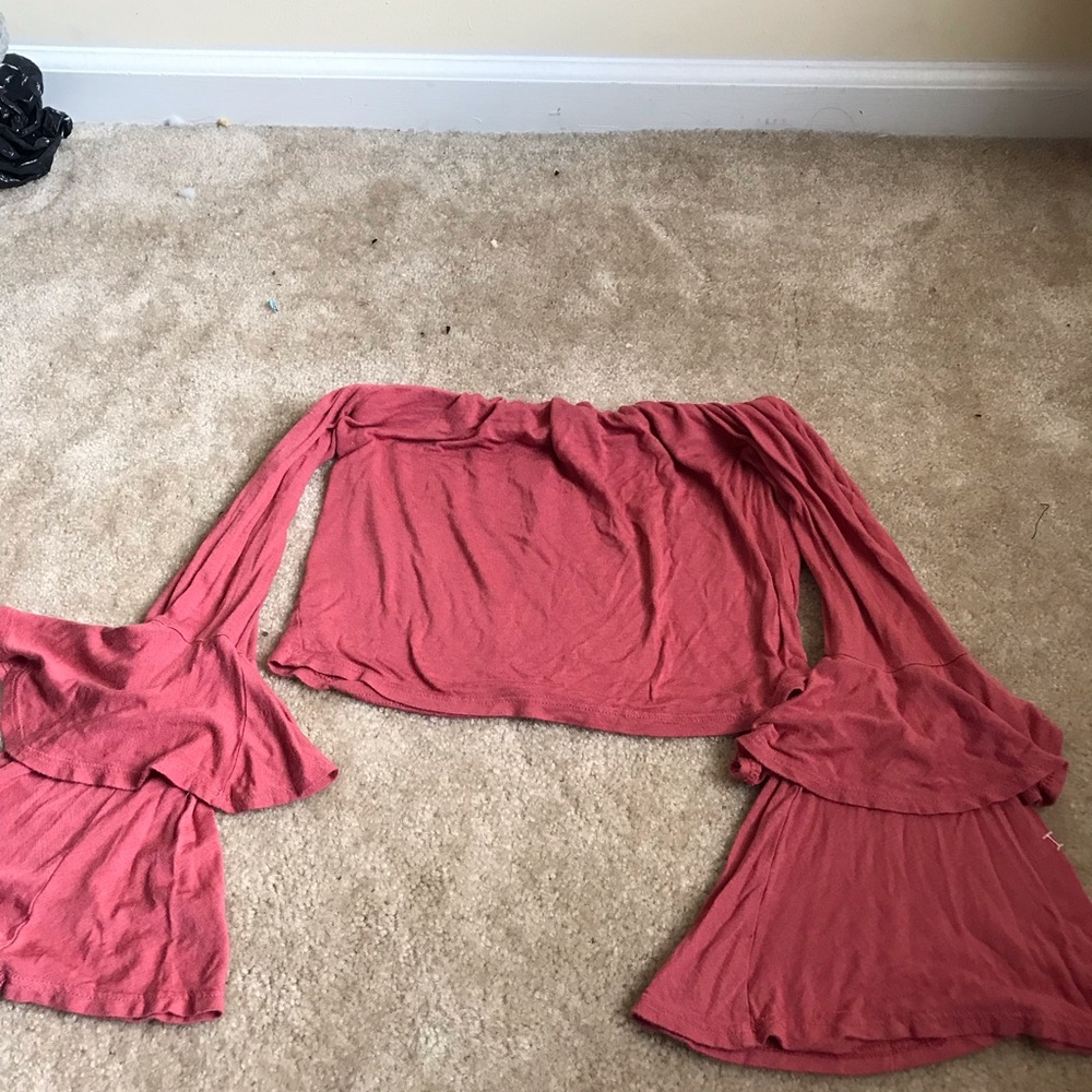 Off the shoulder long sleeve crop top